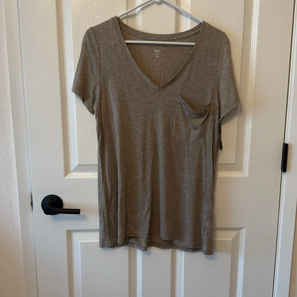 Basic Target Mossimo pocket tees - Picture 2 of 7